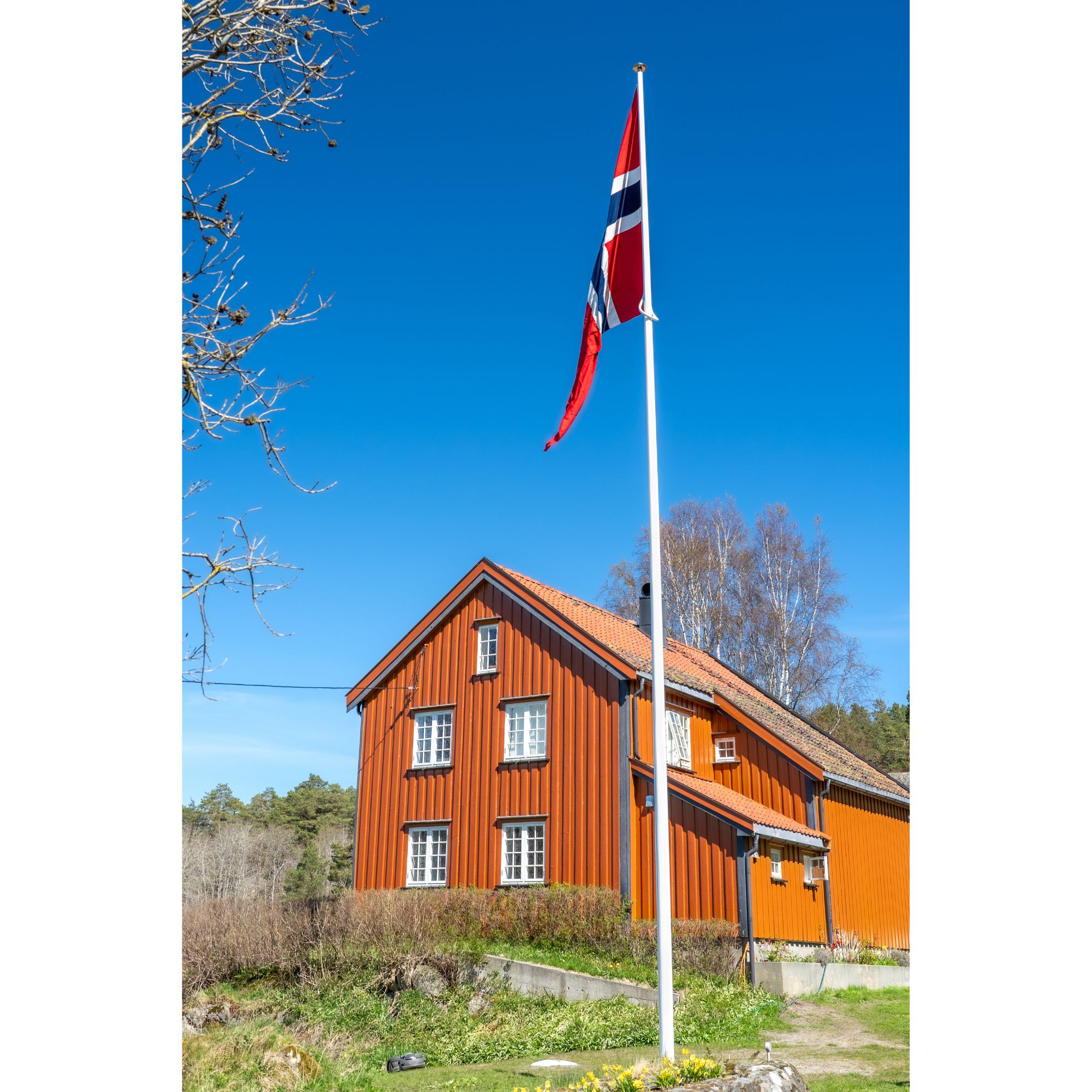 Flaggstang med innvendig line